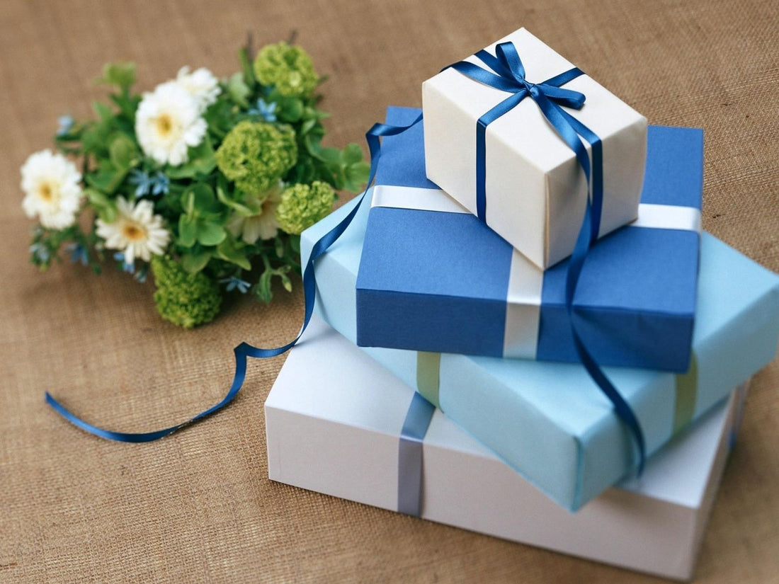 Gift box for frequent-flyer travel gear